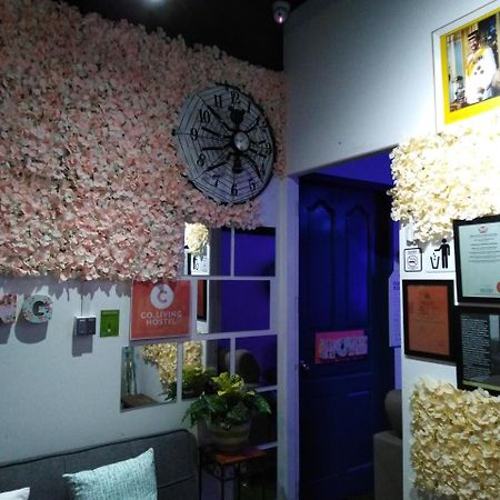 Co.Living Hostel Bandar Seri Begawan Luaran gambar