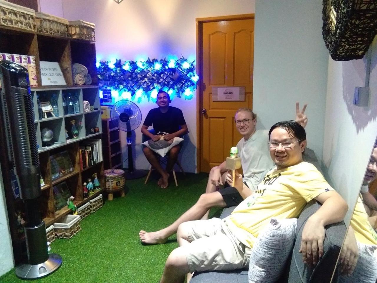 Co.Living Hostel Bandar Seri Begawan Luaran gambar