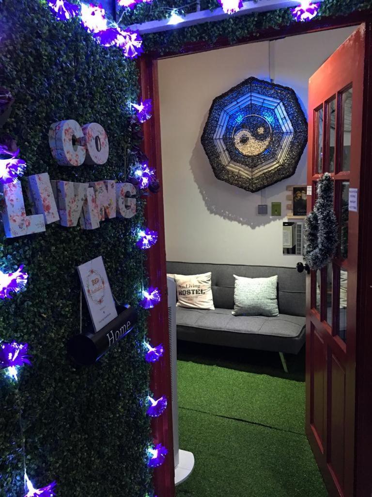 Co.Living Hostel Bandar Seri Begawan Luaran gambar